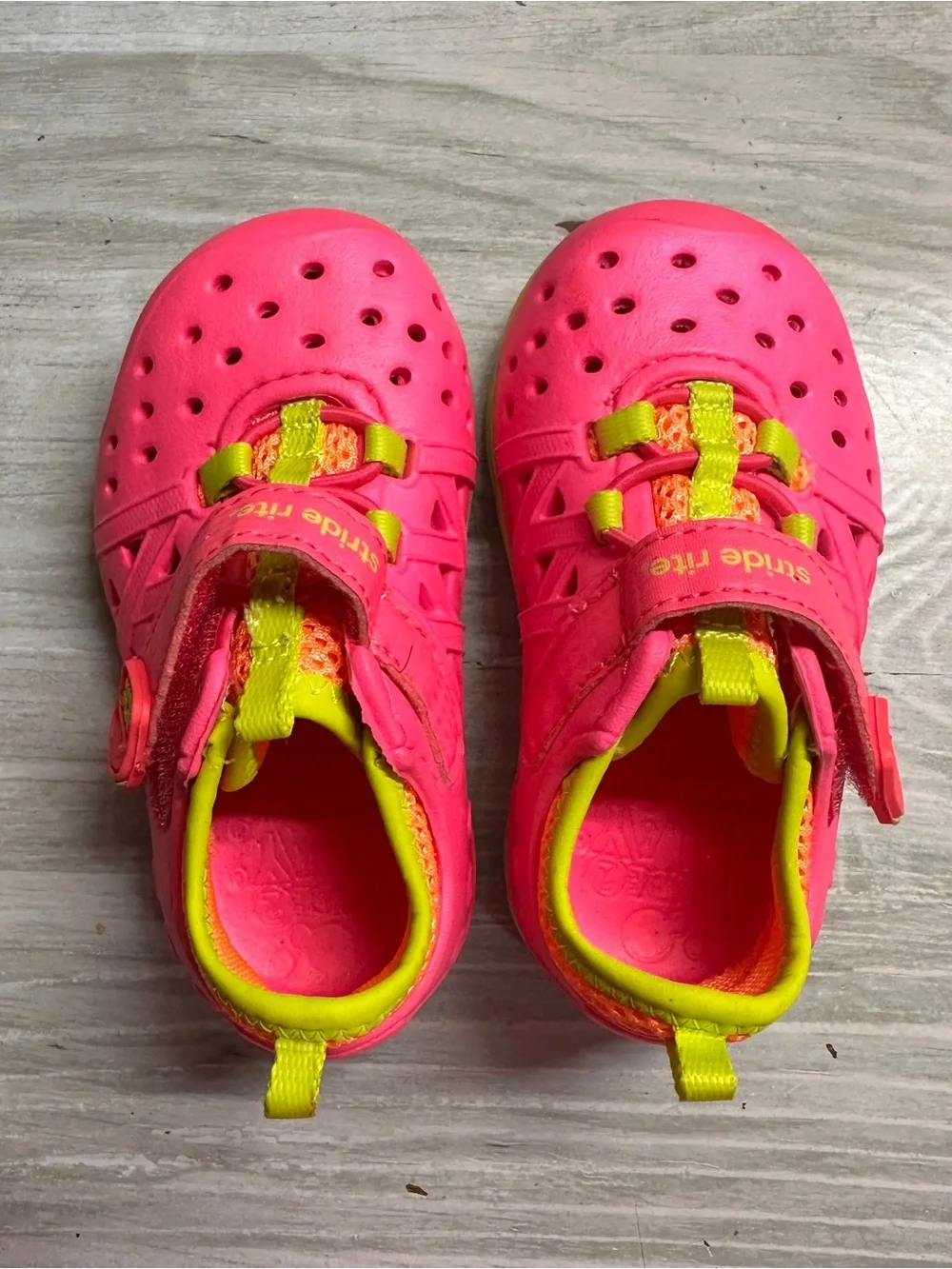 Stride Rite Made 2 Play Phibian Neon Pink Yellow Rubber Slip On Girls size 5